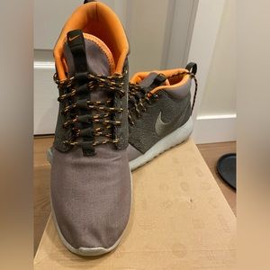 Nike Roche One Men Size 9 Grey/Orange